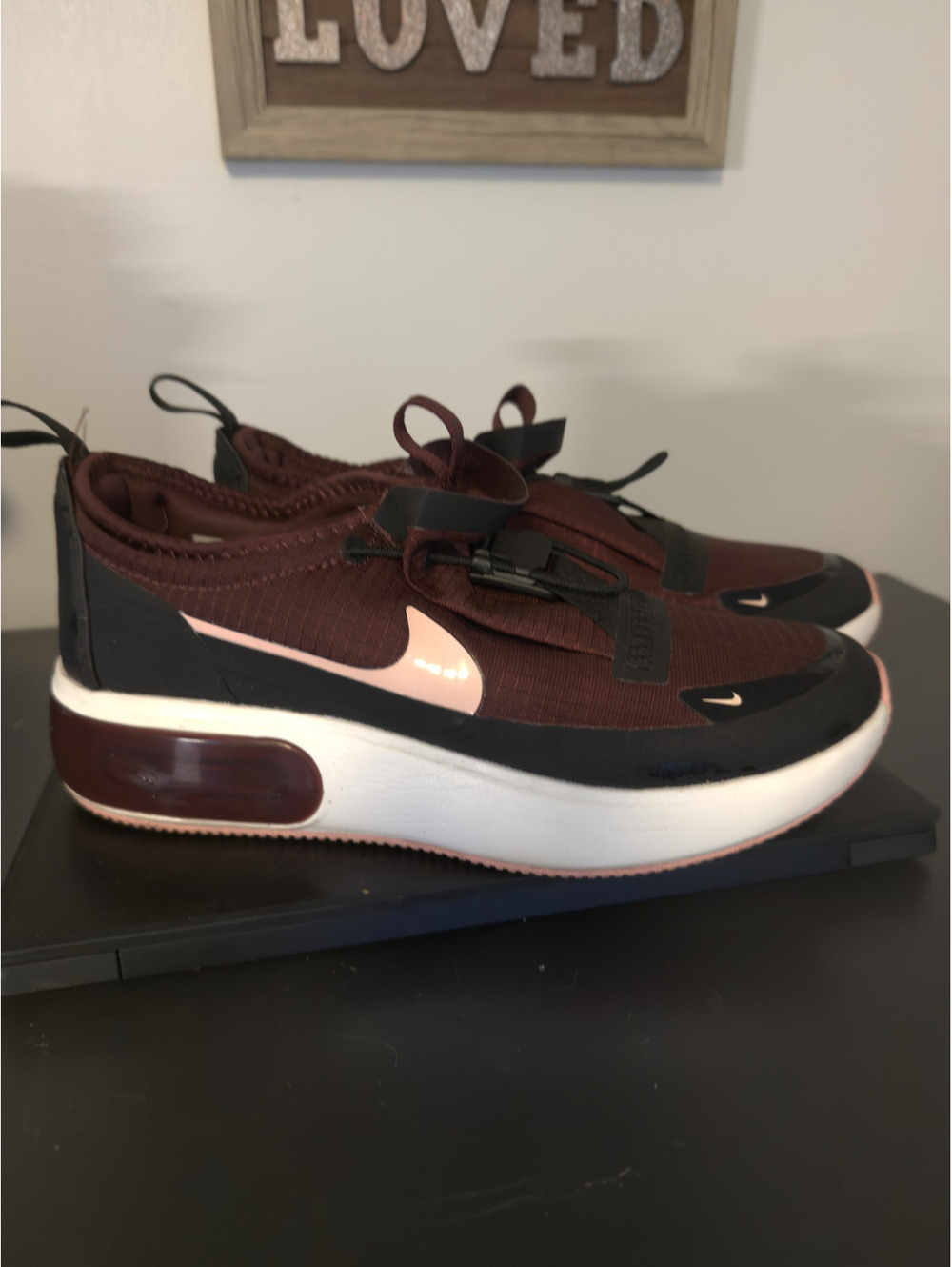 Nike women Air Max Shoe Burgundy Black Pink Size 9